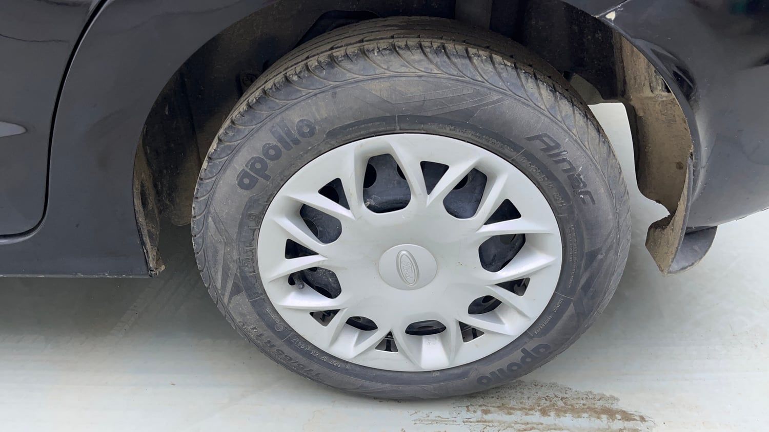 Used 2018 Ford Figo Aspire Trend 1.2 Ti-VCT Petrol Manual tyres LEFT REAR TYRE RIM VIEW