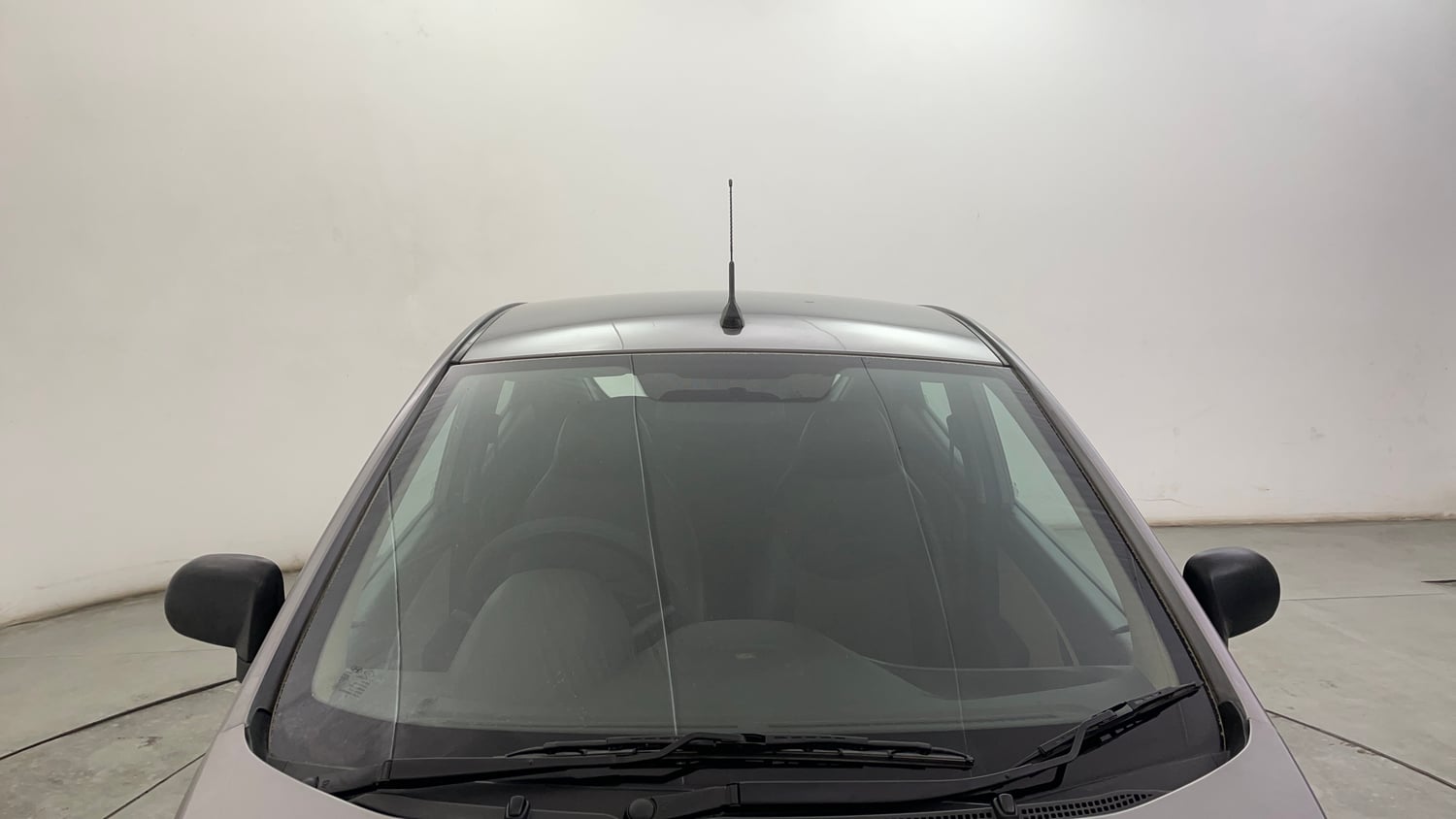 Used 2013 Hyundai Eon Magna Petrol Manual exterior FRONT WINDSHIELD VIEW