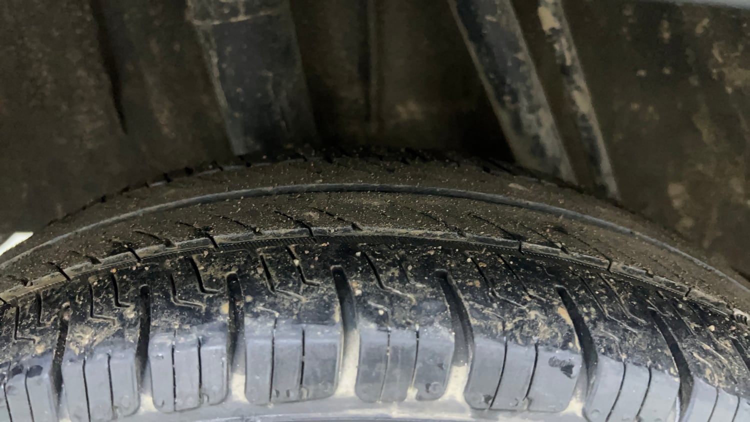 Used 2016 Renault Kwid RXT Petrol Manual tyres RIGHT REAR TYRE TREAD VIEW