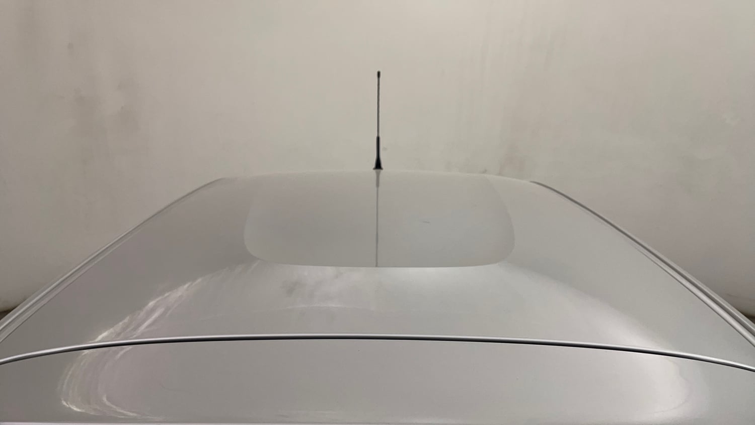 Used 2016 Renault Kwid RXT Petrol Manual exterior EXTERIOR ROOF VIEW
