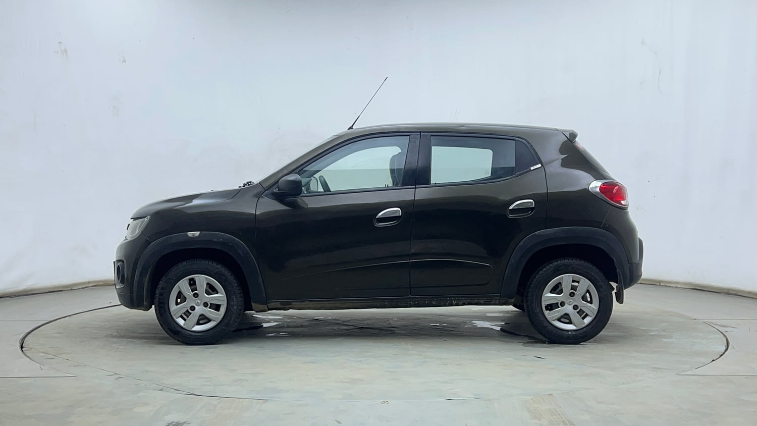 Used 2016 Renault Kwid RXT Petrol Manual exterior LEFT SIDE VIEW