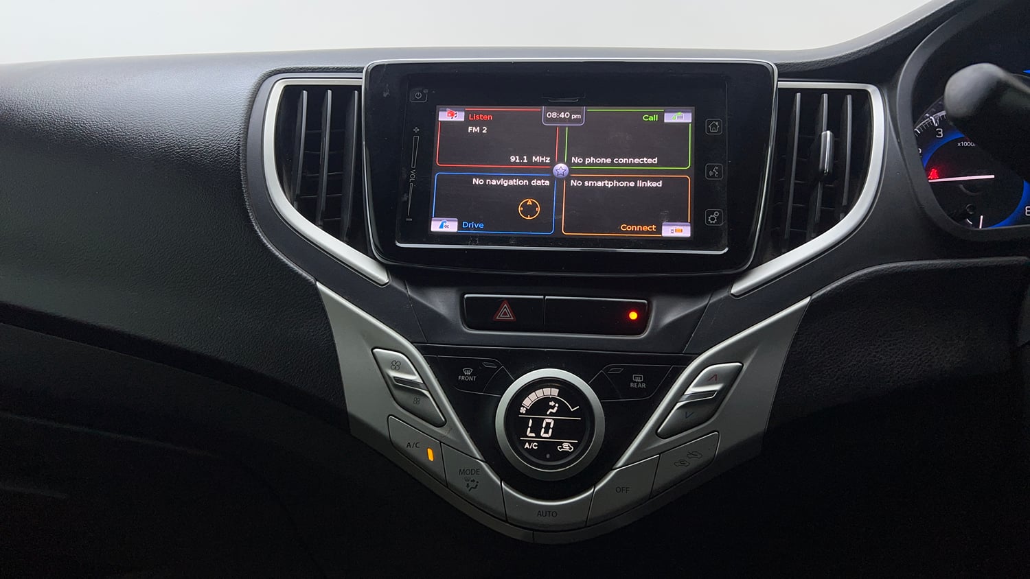 Used 2016 Maruti Suzuki Baleno Alpha 1.2 Petrol Manual top_features Touch screen infotainment system