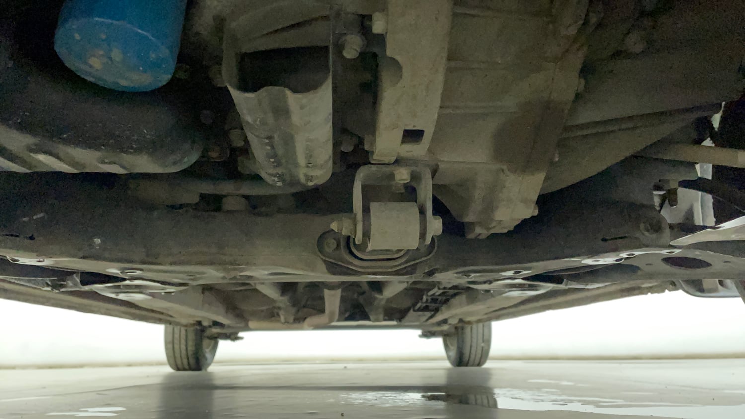 Used 2012 Hyundai i20 Asta 1.2 Petrol Manual extra FRONT LEFT UNDERBODY VIEW