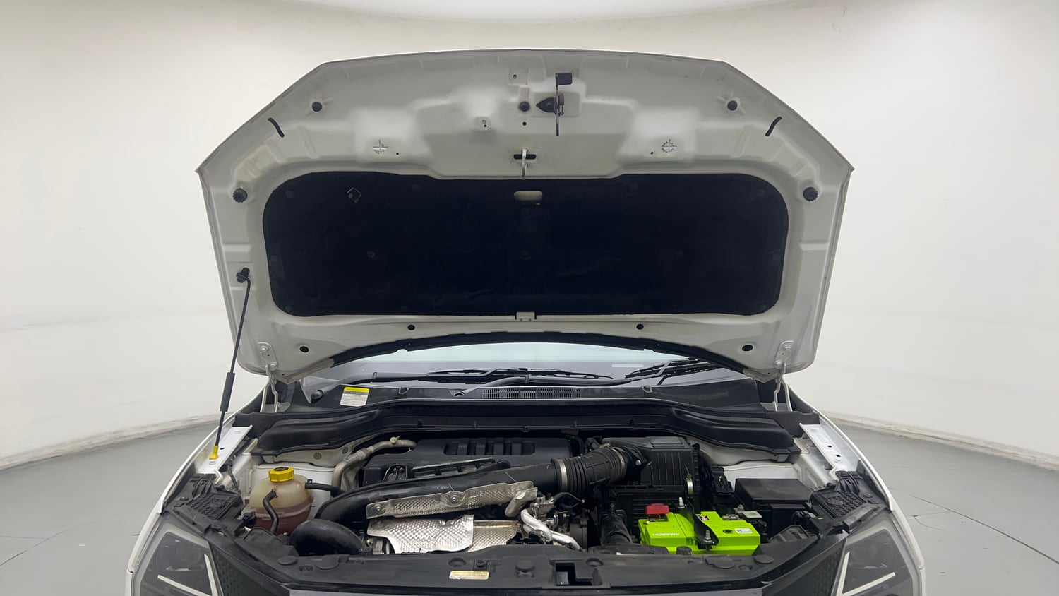 Used 2024 Mahindra XUV 3XO AX5 1.5 Diesel Diesel Manual engine ENGINE & BONNET OPEN FRONT VIEW