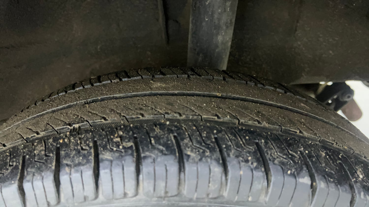 Used 2016 Renault Kwid RXT Petrol Manual tyres LEFT REAR TYRE TREAD VIEW