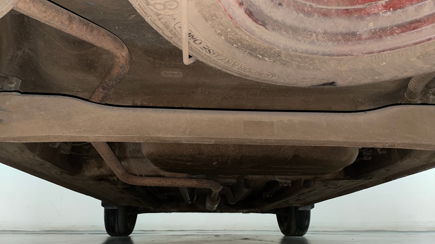 Used 2023 Renault Triber RXZ EASY-R AMT Petrol Automatic extra REAR UNDERBODY VIEW (TAKEN FROM REAR)
