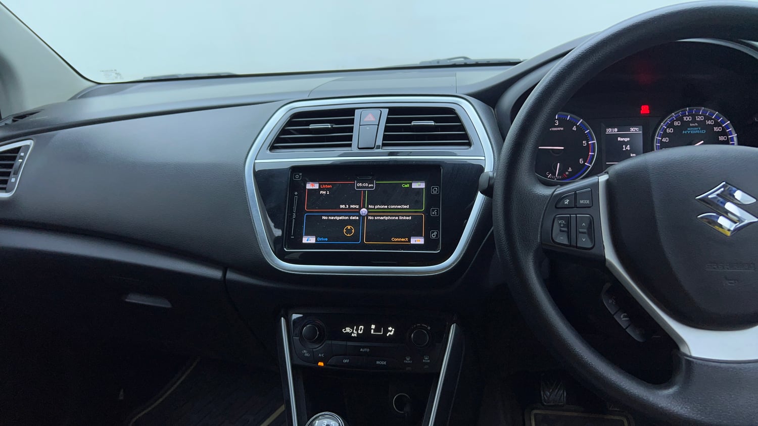 Used 2018 Maruti Suzuki S-Cross Zeta 1.3 Diesel Manual top_features Touch screen infotainment system