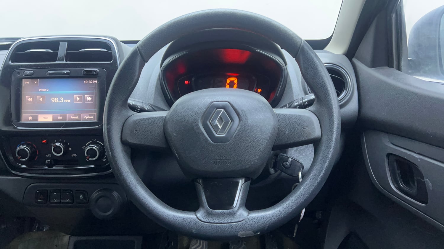 Used 2016 Renault Kwid RXT Petrol Manual interior STEERING VIEW
