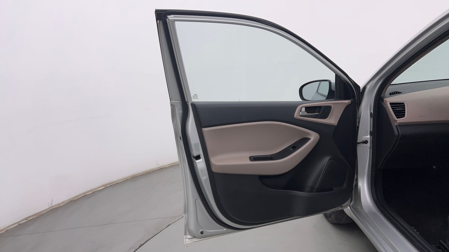 Used 2018 Hyundai Elite i20 Asta 1.2 Petrol Manual interior LEFT FRONT DOOR OPEN VIEW