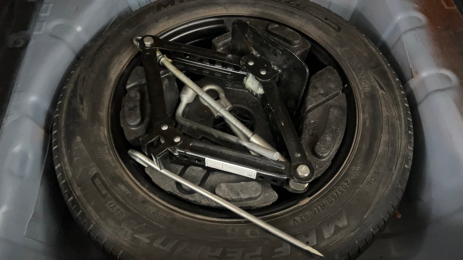 Used 2018 Tata Nexon XE Petrol Manual tyres SPARE TYRE VIEW
