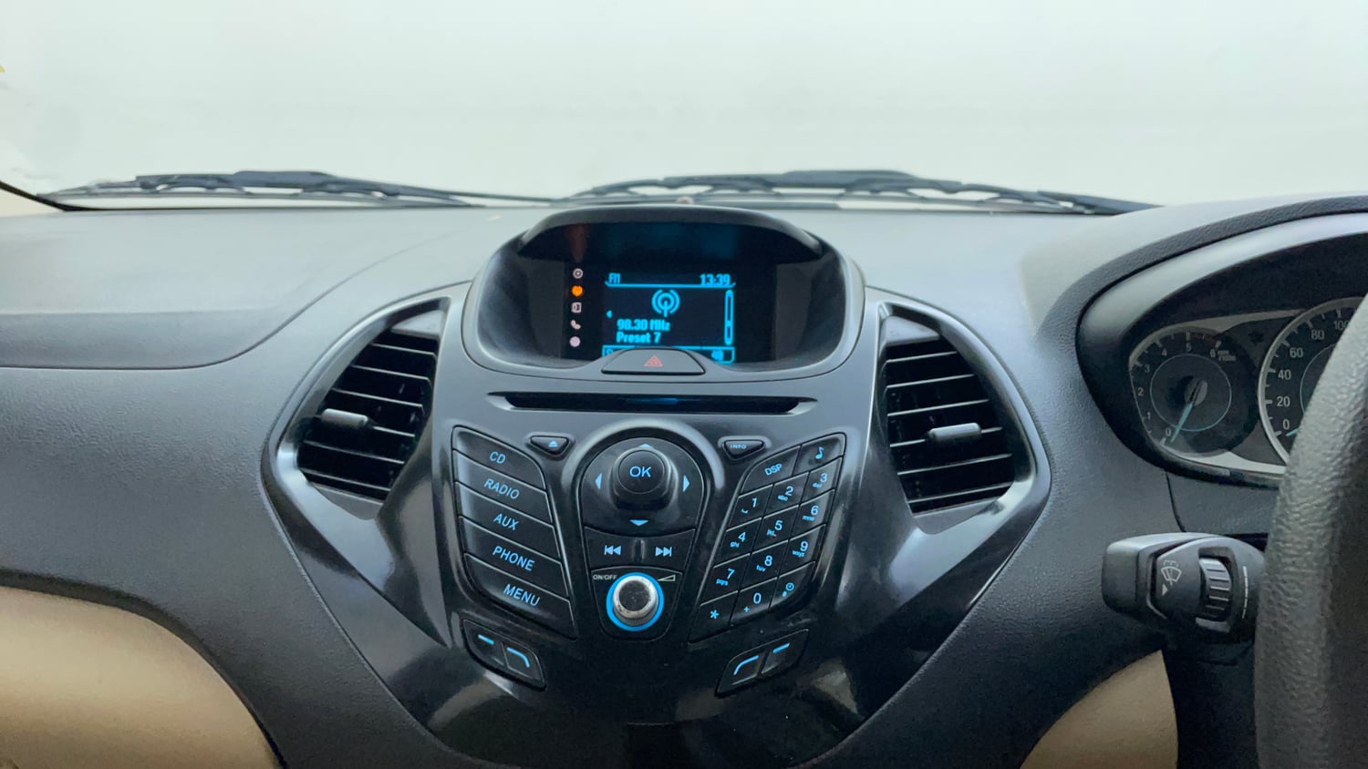 Used 2016 Ford Figo Aspire Titanium1.5 TDCi Diesel Manual top_features Integrated (in-dash) music system