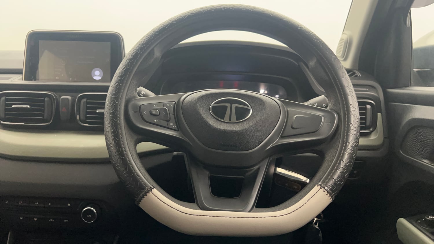 Used 2025 Tata Punch Adventure Plus Petrol Manual interior STEERING VIEW