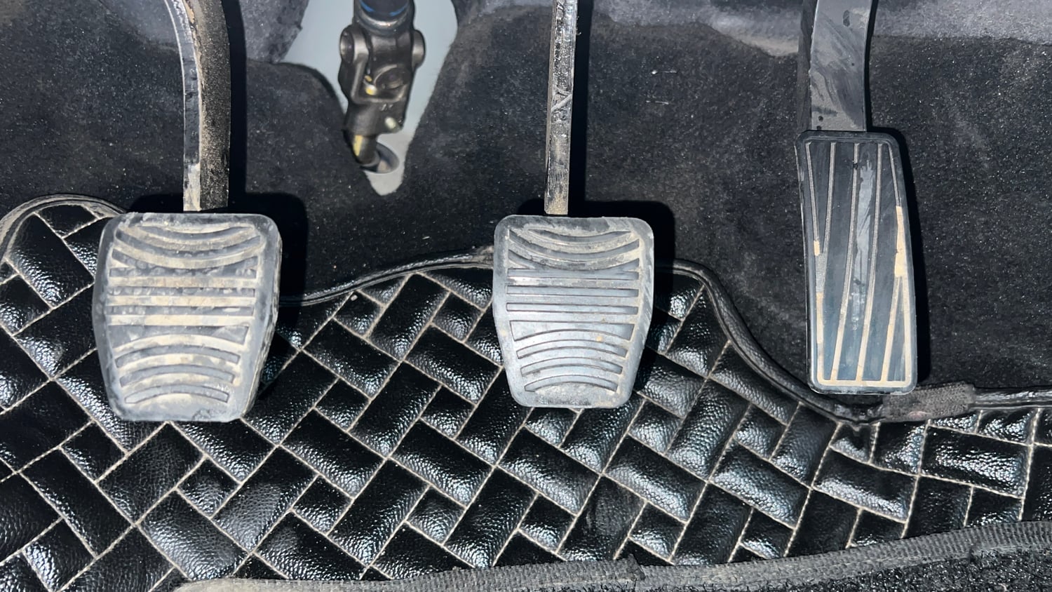 Used 2024 Mahindra XUV 3XO AX5 1.5 Diesel Diesel Manual interior PEDALS VIEW