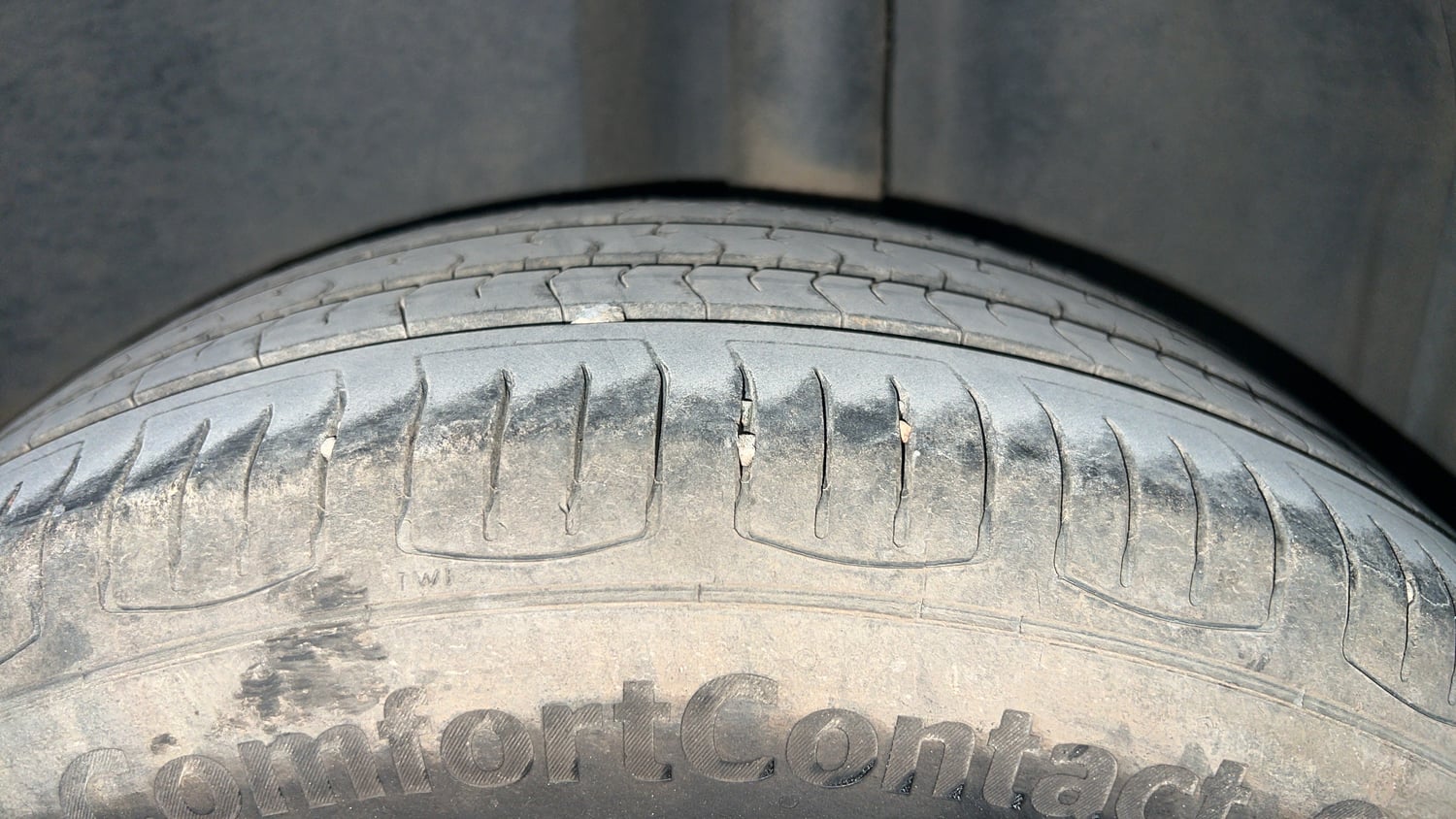 Used 2014 Volkswagen Polo Highline1.2L (P) Petrol Manual tyres LEFT REAR TYRE TREAD VIEW