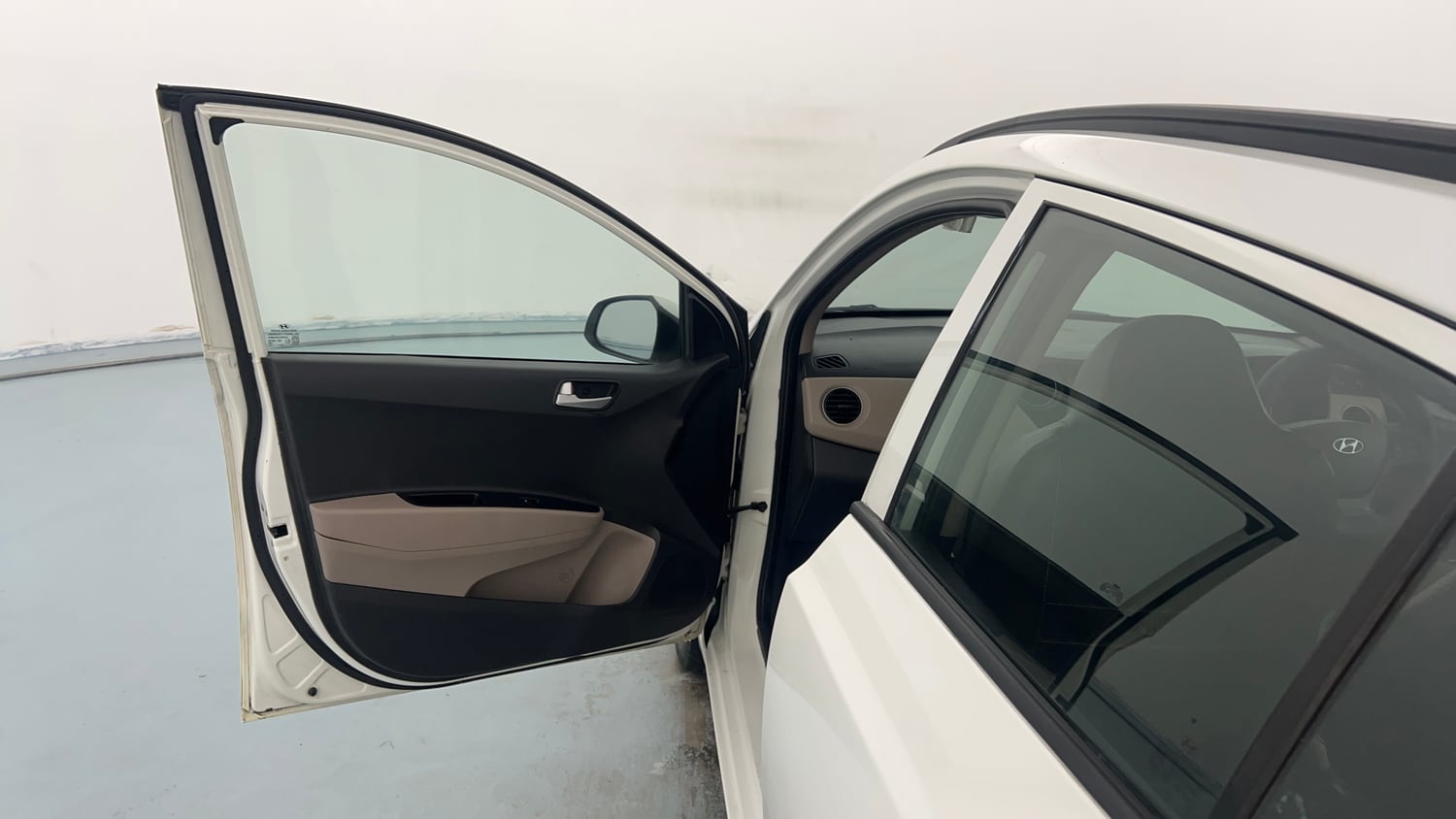 Used 2018 Hyundai Grand i10 Sportz (O) U2 1.2 CRDi Diesel Manual interior LEFT FRONT DOOR OPEN VIEW