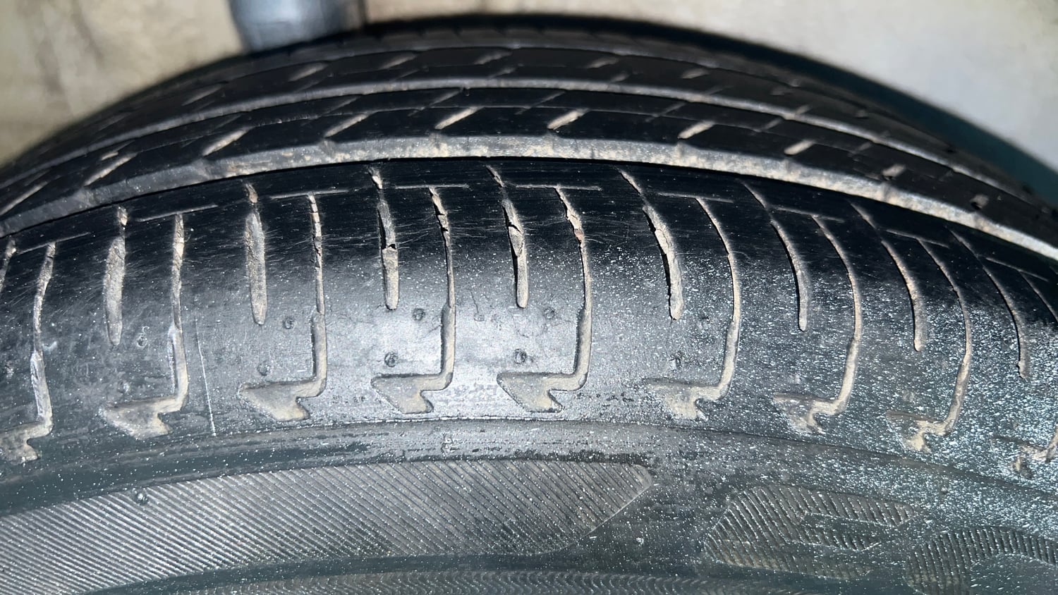 Used 2022 Maruti Suzuki Ignis Sigma 1.2 MT Petrol Manual tyres RIGHT REAR TYRE TREAD VIEW