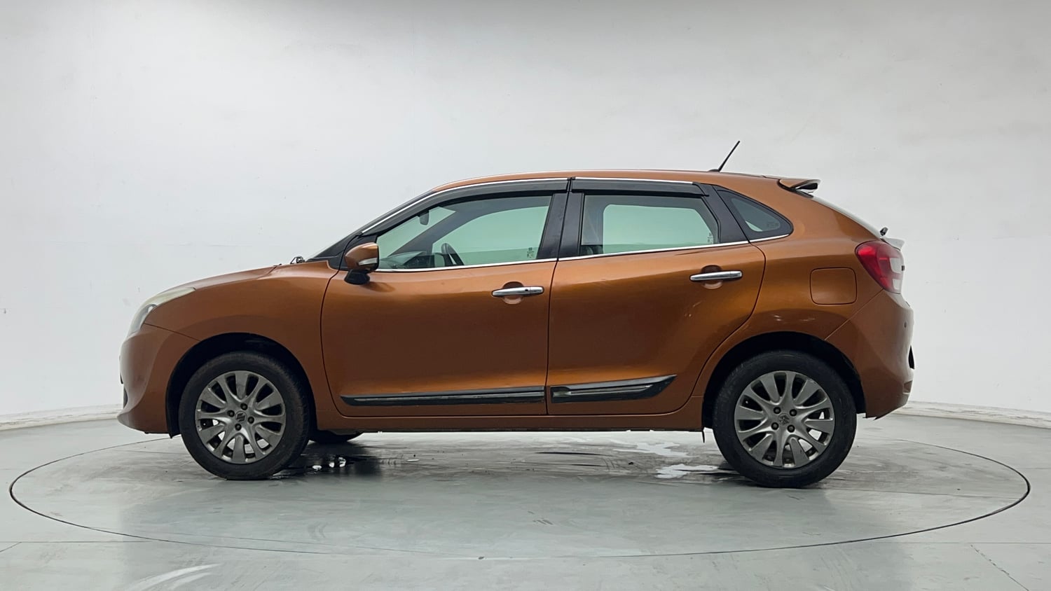 Used 2016 Maruti Suzuki Baleno Alpha 1.2 Petrol Manual exterior LEFT SIDE VIEW