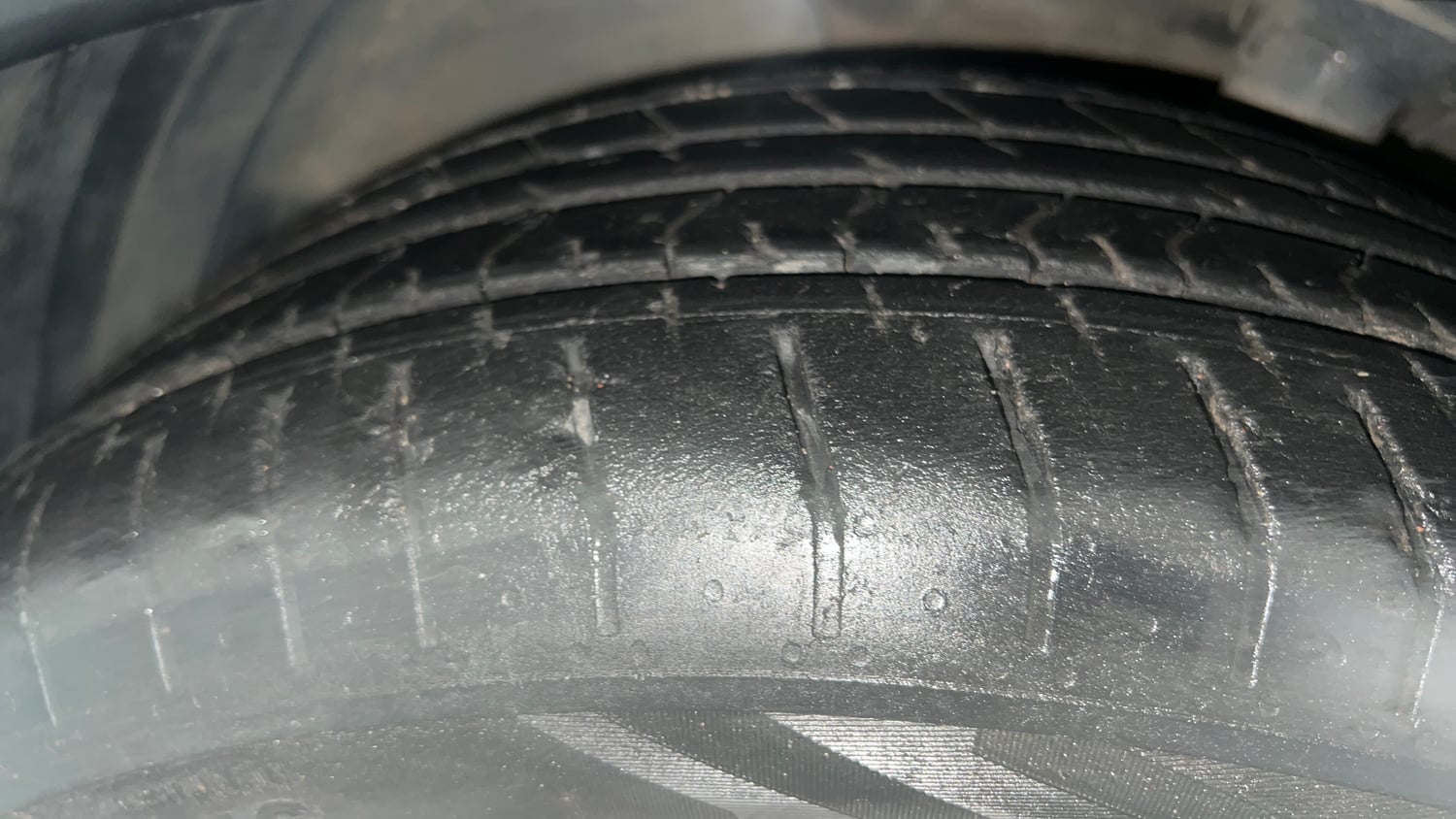 Used 2023 Hyundai Verna SX (O) 1.5 Turbo Petrol DCT Petrol Automatic tyres LEFT FRONT TYRE TREAD VIEW