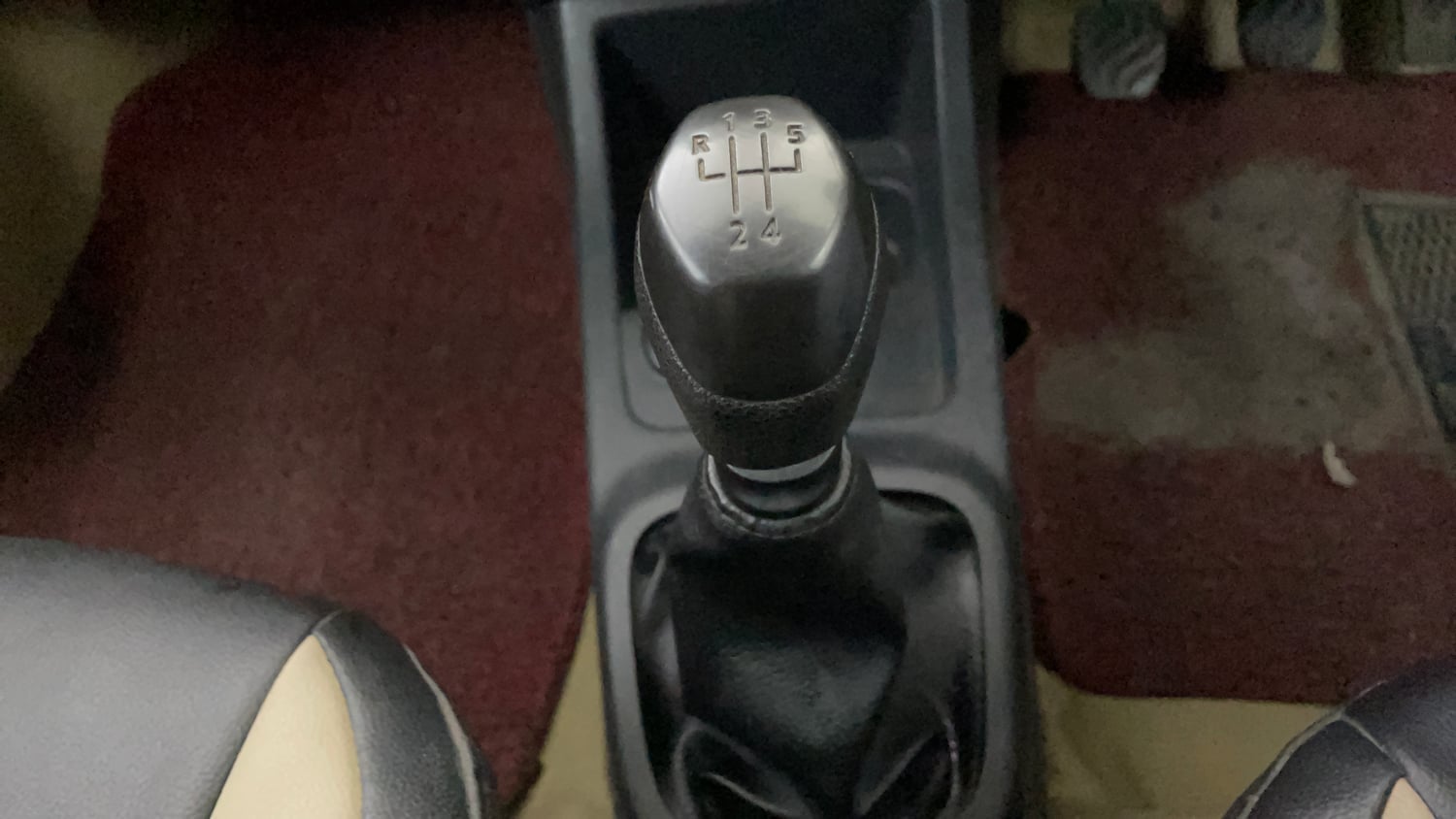 Used 2016 Renault Kwid RXT Petrol Manual interior GEAR  KNOB VIEW