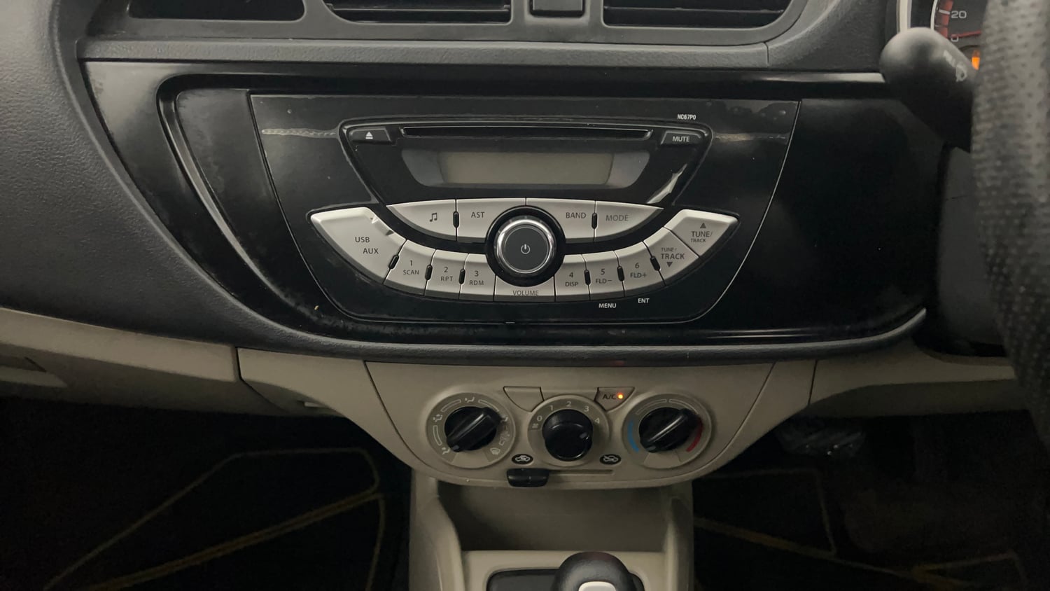 Used 2020 Tata Tiago XT Petrol Manual interior MUSIC SYSTEM & AC CONTROL VIEW