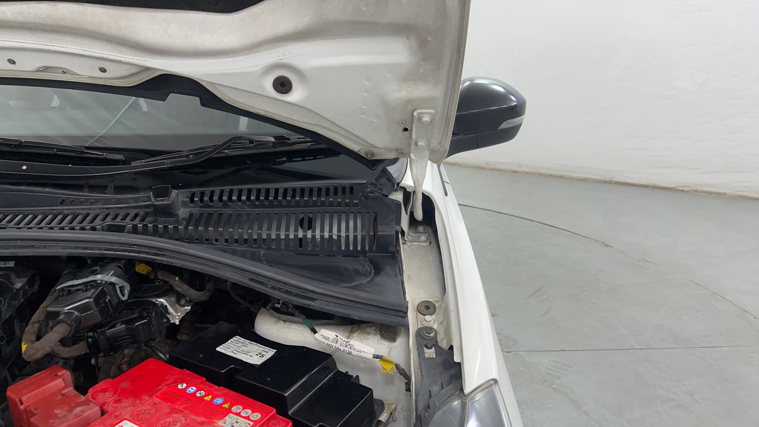 Used 2022 Tata Tigor XZ Plus CNG Cng Manual engine ENGINE LEFT SIDE HINGE & APRON VIEW