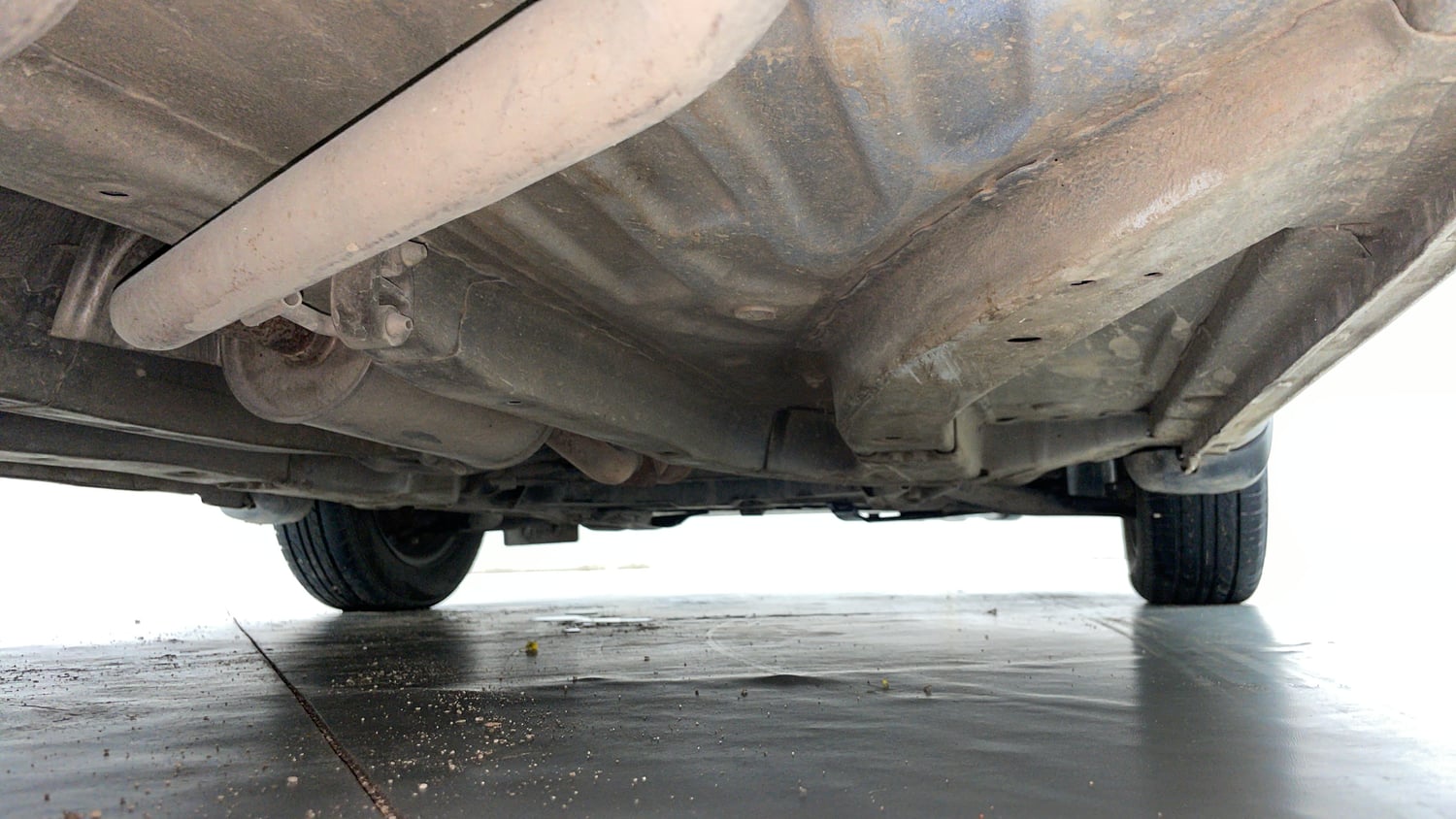 Used 2017 Honda Amaze 1.2 S i-VTEC Petrol Manual extra REAR RIGHT UNDERBODY VIEW