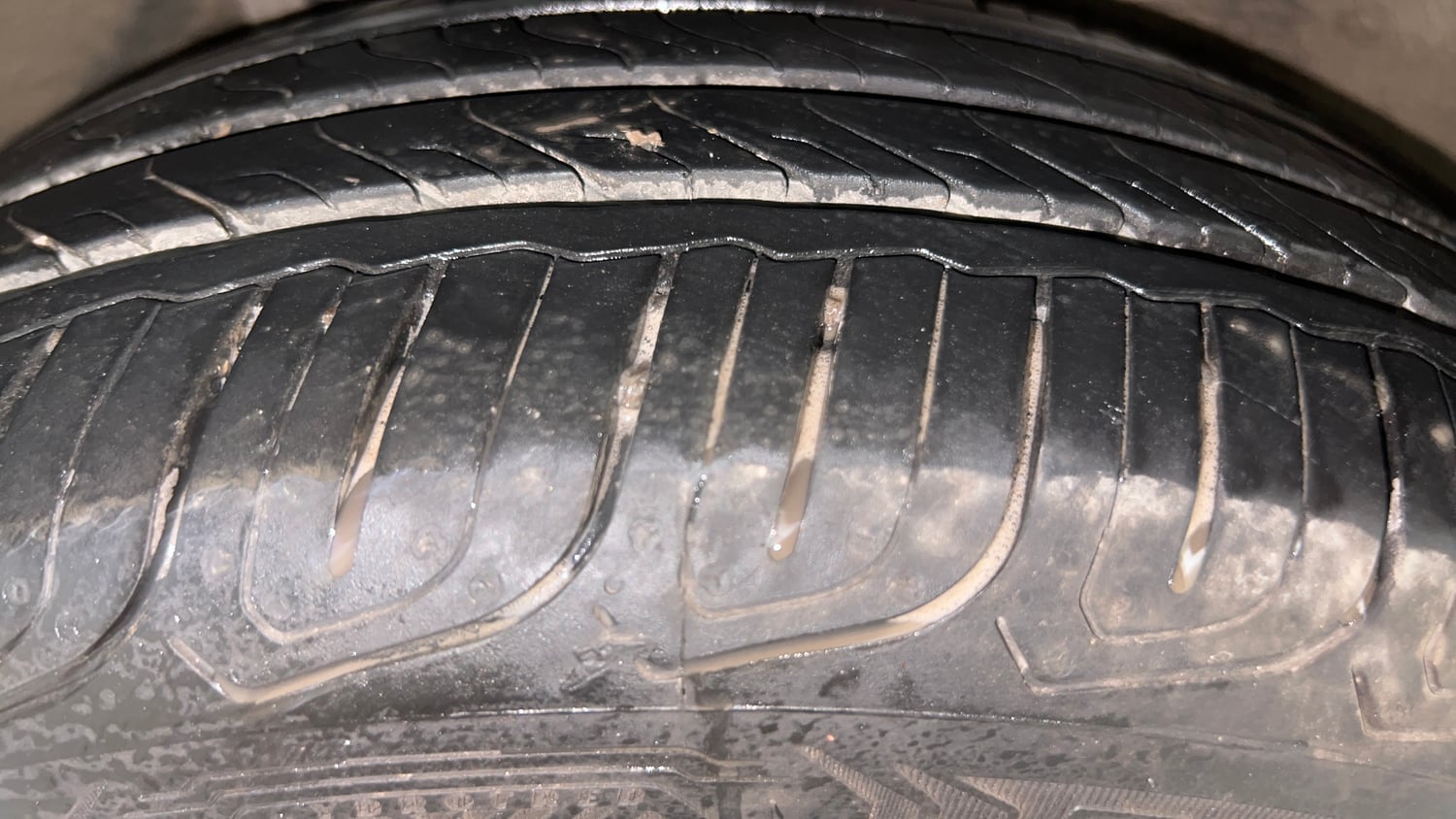 Used 2025 Honda Amaze VX 1.2 Petrol CVT Petrol Automatic tyres RIGHT REAR TYRE TREAD VIEW