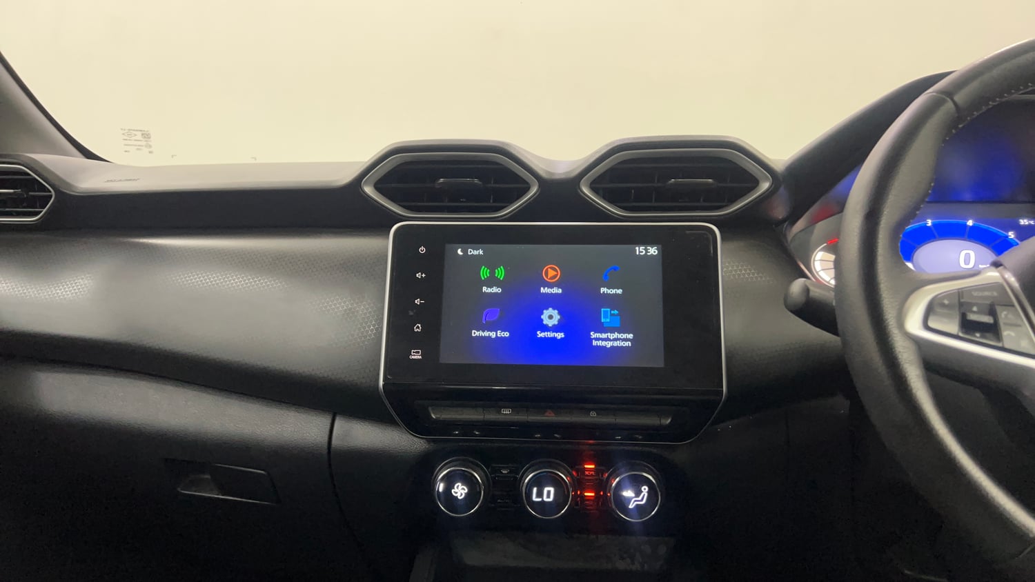 Used 2023 Nissan Magnite XV Premium Petrol Manual interior MUSIC SYSTEM & AC CONTROL VIEW