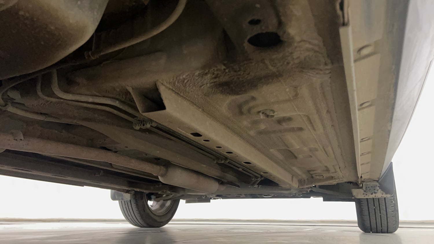 Used 2023 Nissan Magnite XV Premium Petrol Manual extra REAR RIGHT UNDERBODY VIEW