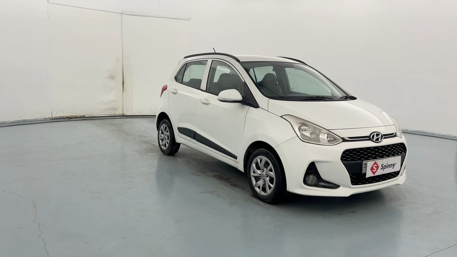 Used 2018 Hyundai Grand i10 Sportz (O) U2 1.2 CRDi Diesel Manual exterior RIGHT FRONT CORNER VIEW
