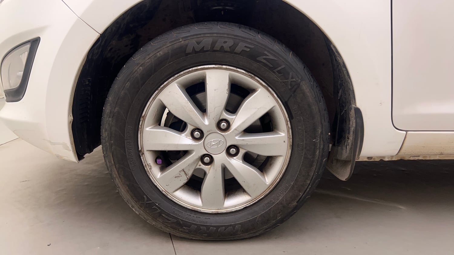 Used 2012 Hyundai i20 Sportz 1.2 Petrol Manual tyres LEFT FRONT TYRE RIM VIEW