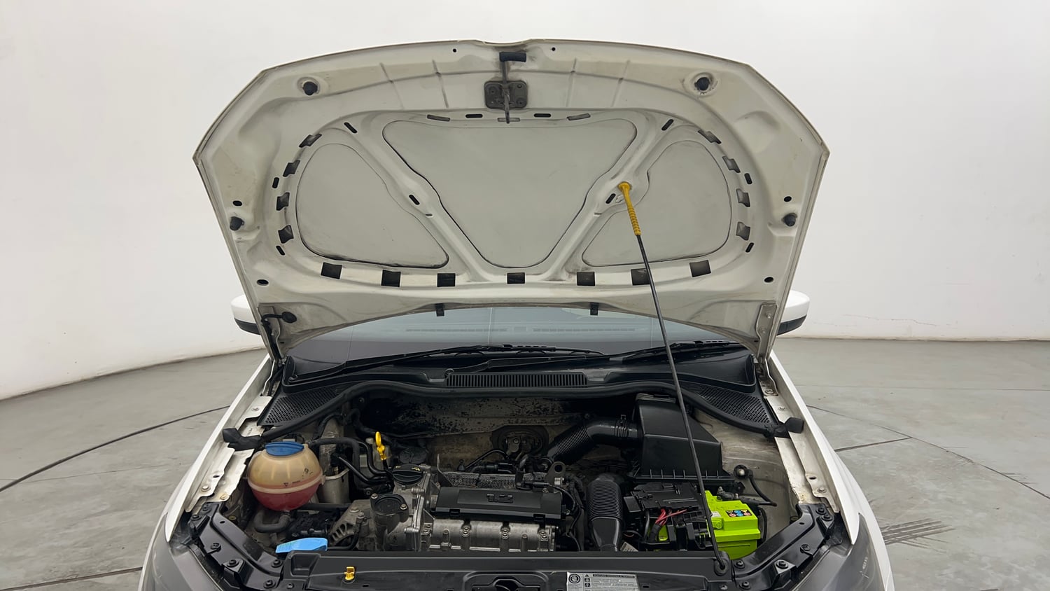 Used 2014 Volkswagen Polo Highline1.2L (P) Petrol Manual engine ENGINE & BONNET OPEN FRONT VIEW