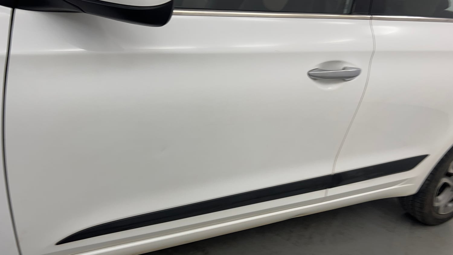 Used 2020 Hyundai Elite i20 Asta 1.2 (O) Petrol Manual dents MINOR DENT