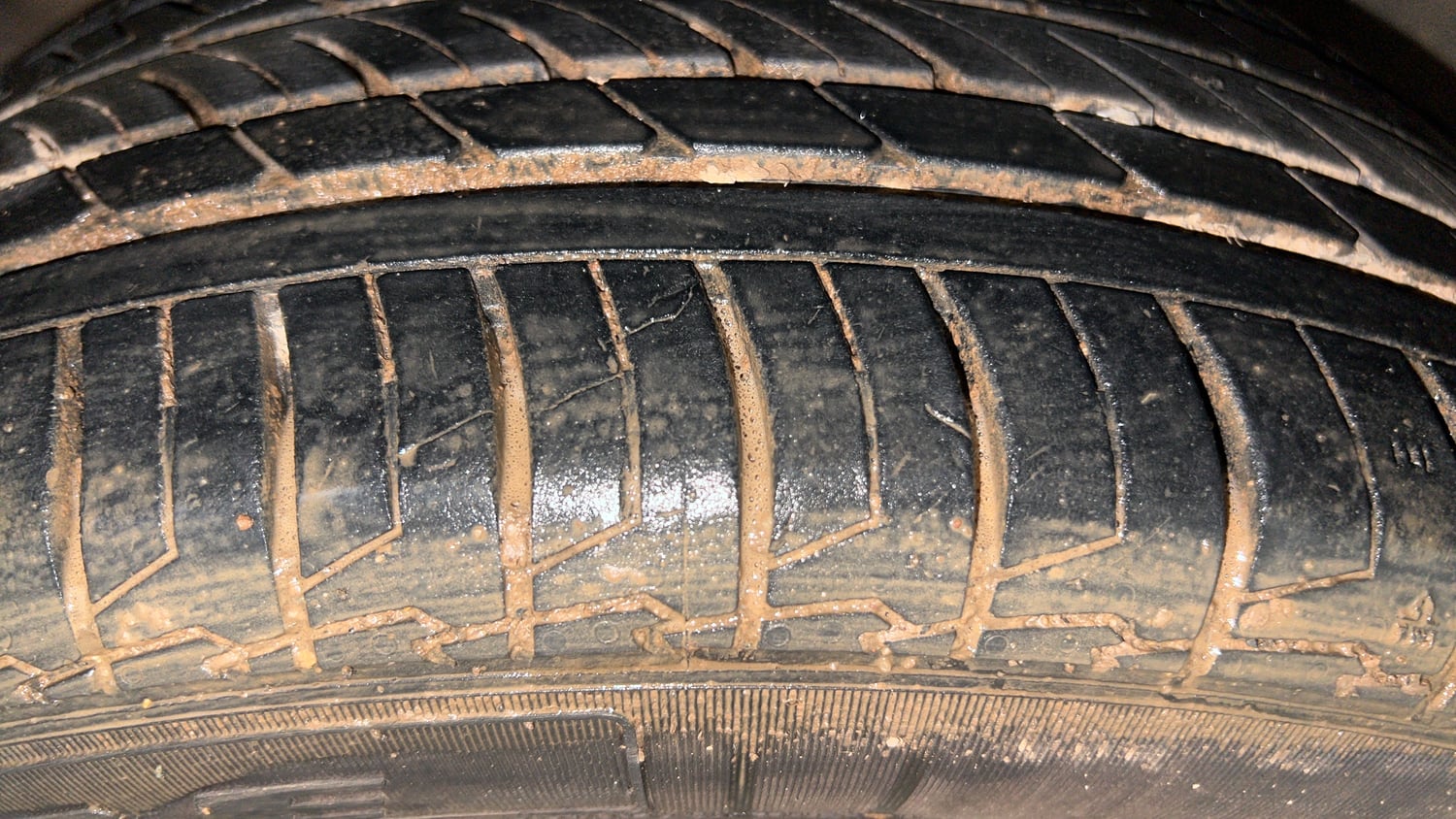 Used 2015 Hyundai i20 Active 1.2 SX Petrol Manual tyres RIGHT FRONT TYRE TREAD VIEW