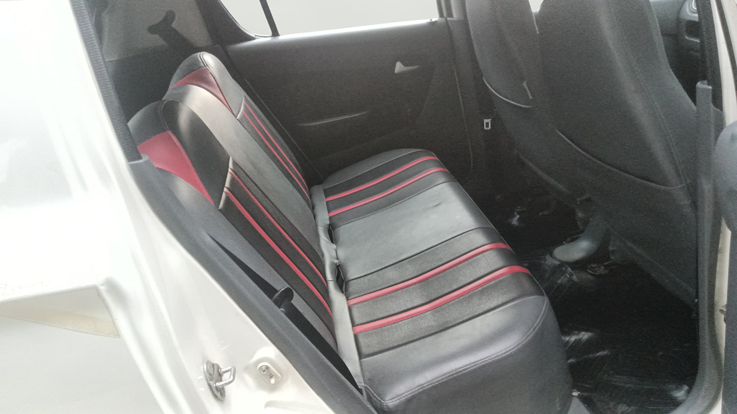 Used 2014 Maruti Suzuki Alto 800 Lxi Petrol Manual interior RIGHT SIDE REAR DOOR CABIN VIEW