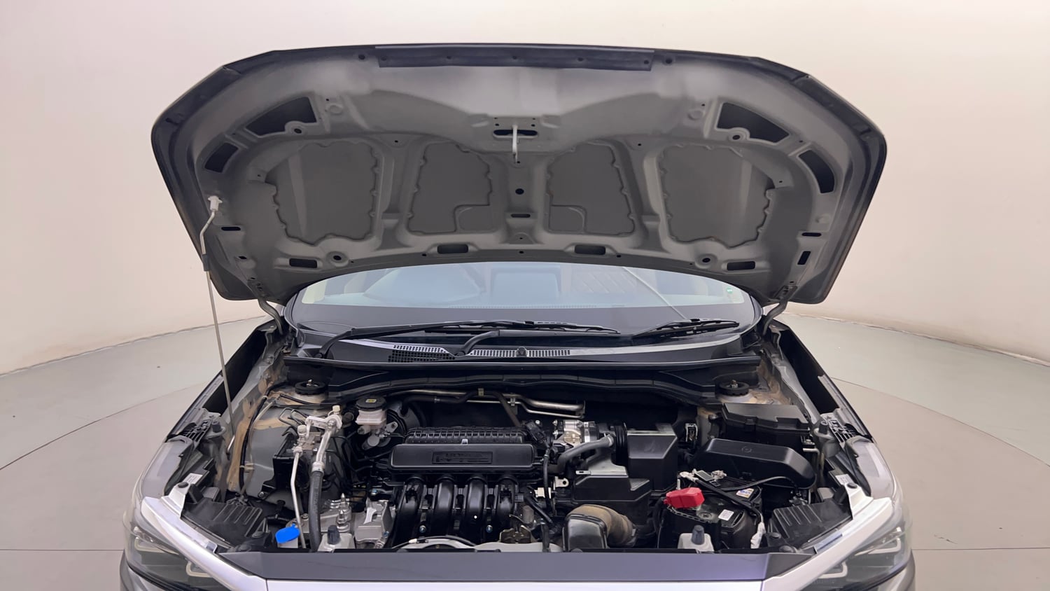 Used 2025 Honda Amaze VX 1.2 Petrol CVT Petrol Automatic engine ENGINE & BONNET OPEN FRONT VIEW