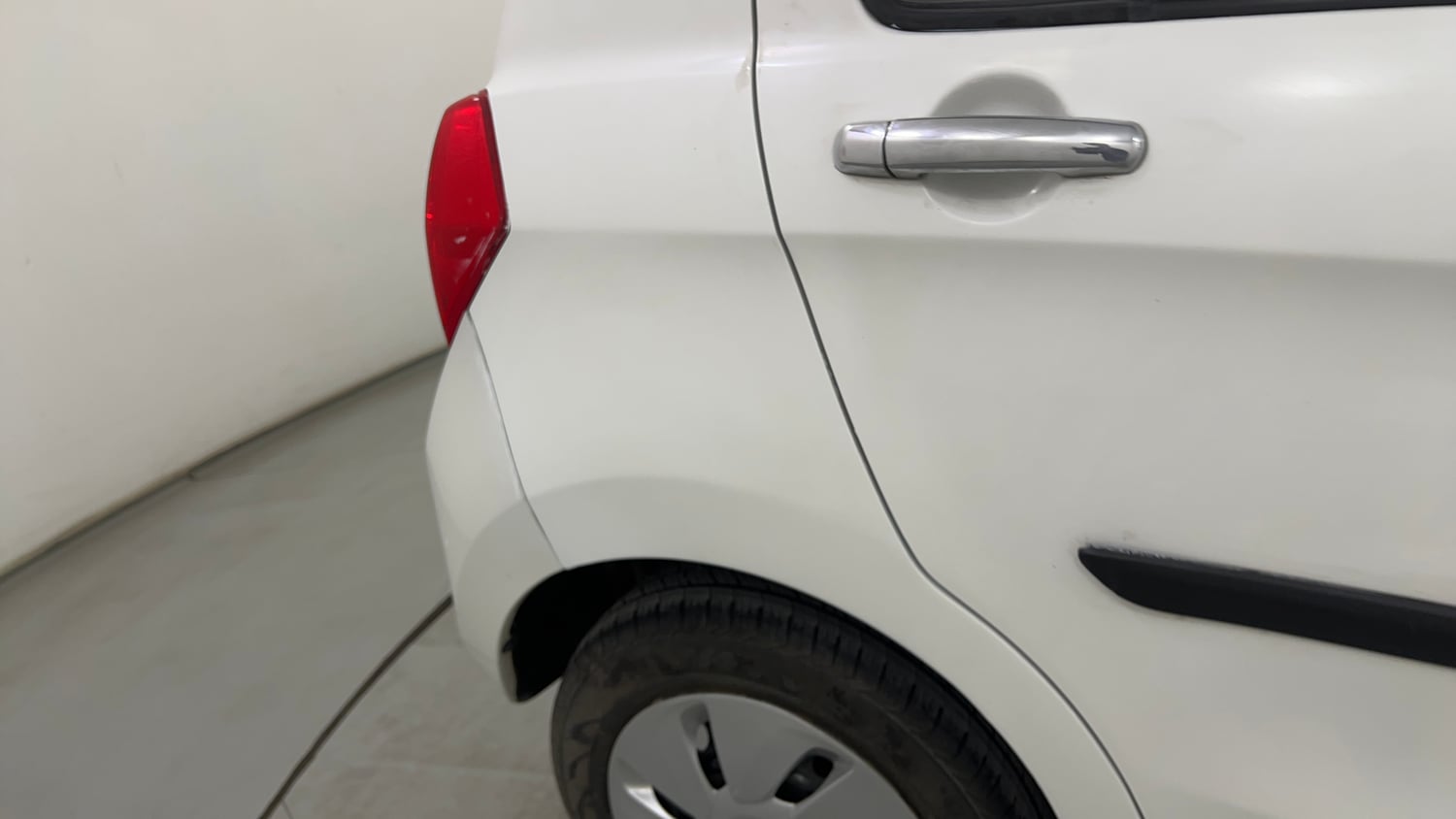 Used 2017 Maruti Suzuki Celerio VXi AMT Petrol Automatic dents MINOR SCRATCH