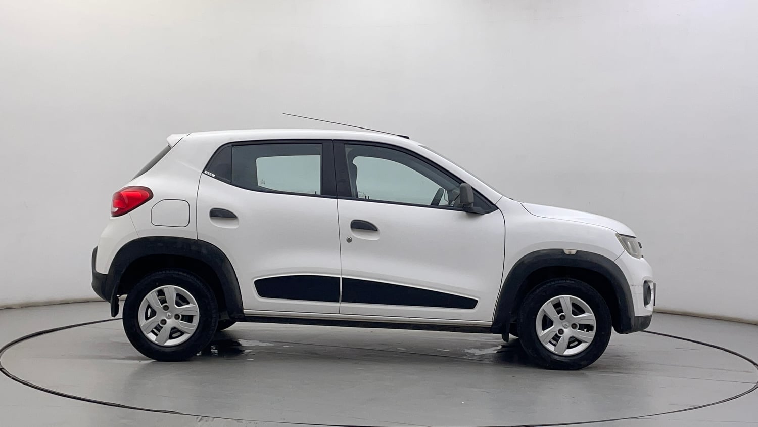 Used 2015 Renault Kwid RXT Petrol Manual exterior RIGHT SIDE VIEW