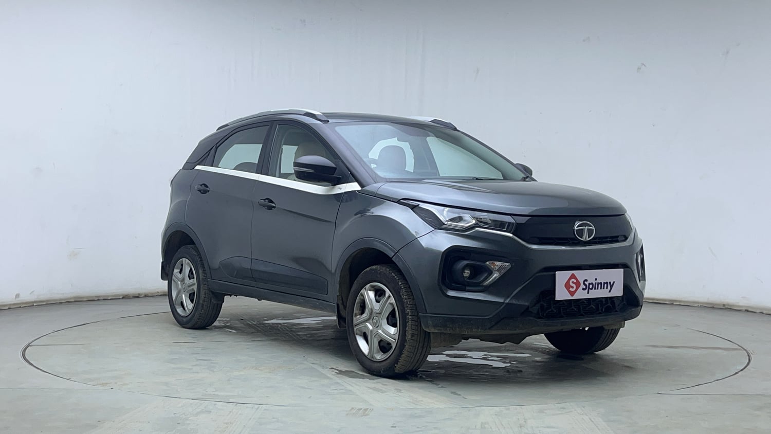 Used 2022 Tata Nexon XM Plus (S) Petrol Manual exterior RIGHT FRONT CORNER VIEW