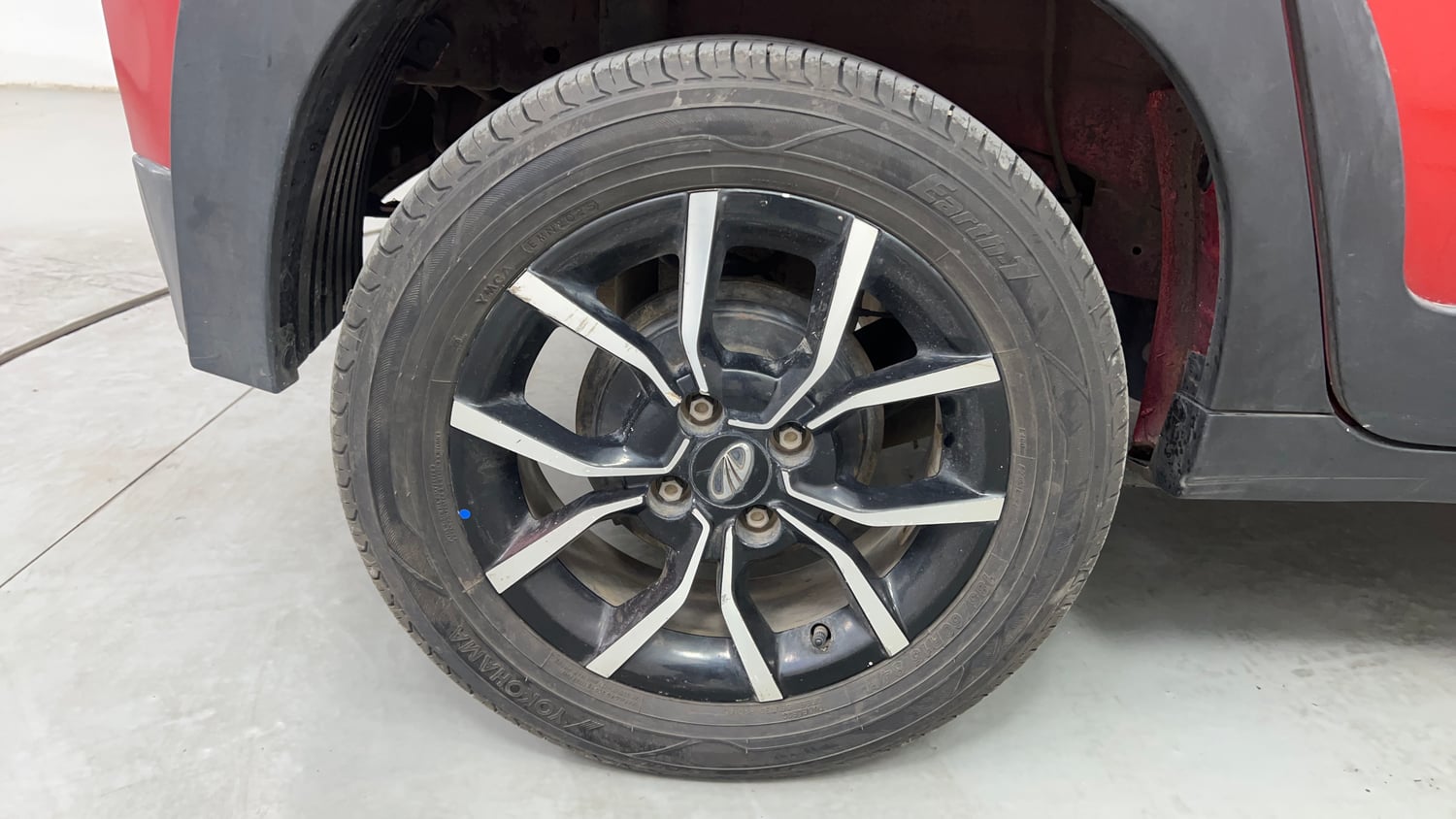 Used 2018 Mahindra KUV100 NXT K8 6 STR Petrol Manual tyres RIGHT REAR TYRE RIM VIEW