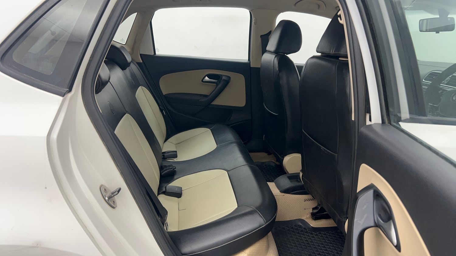 Used 2014 Volkswagen Polo Highline1.2L (P) Petrol Manual interior RIGHT SIDE REAR DOOR CABIN VIEW