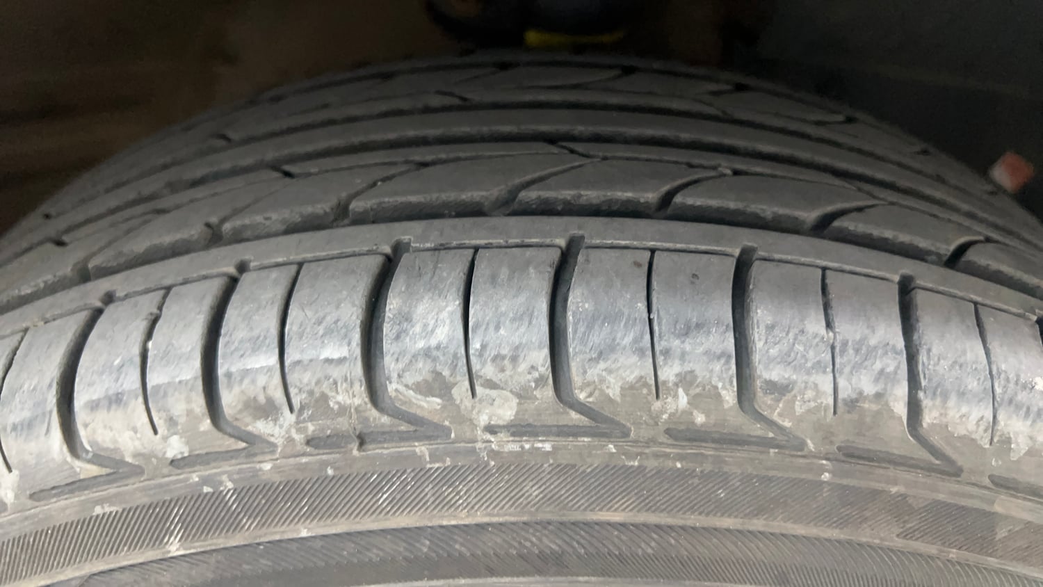 Used 2018 Mahindra KUV100 NXT K8 6 STR Petrol Manual tyres RIGHT FRONT TYRE TREAD VIEW