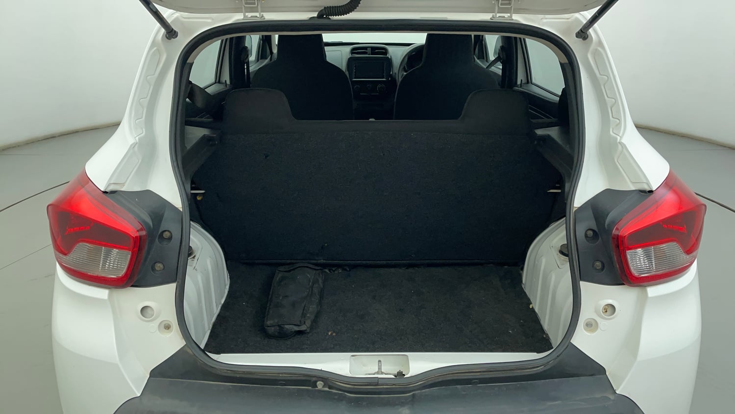 Used 2015 Renault Kwid RXT Petrol Manual interior DICKY INSIDE VIEW