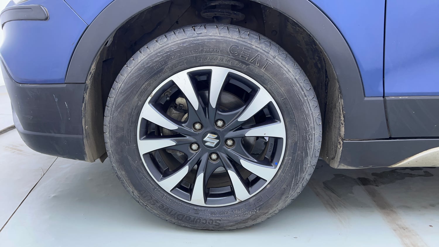 Used 2018 Maruti Suzuki S-Cross Zeta 1.3 Diesel Manual tyres LEFT FRONT TYRE RIM VIEW