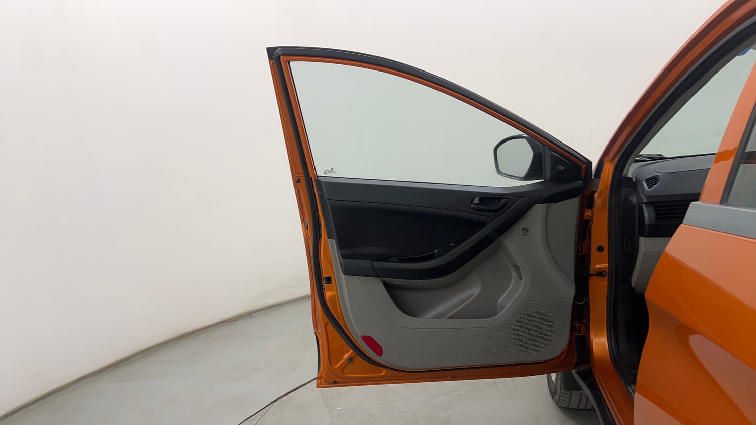 Used 2018 Tata Nexon XE Petrol Manual interior LEFT FRONT DOOR OPEN VIEW