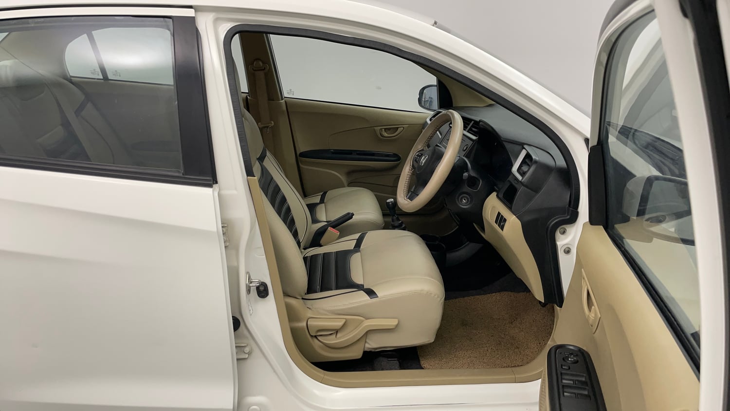 Used 2017 Honda Amaze 1.2 S i-VTEC Petrol Manual interior RIGHT SIDE FRONT DOOR CABIN VIEW