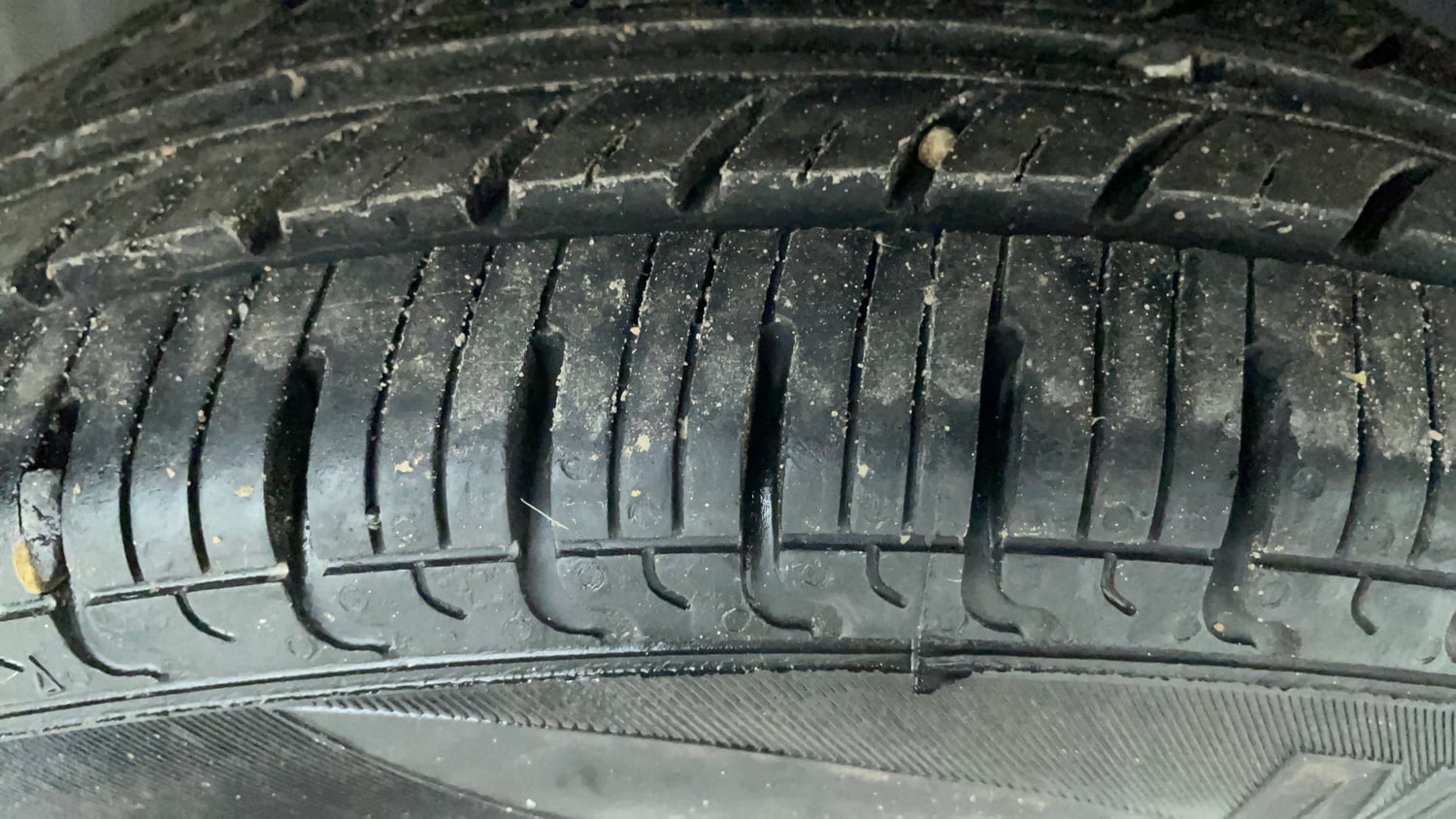 Used 2015 Renault Kwid RXT Petrol Manual tyres RIGHT FRONT TYRE TREAD VIEW