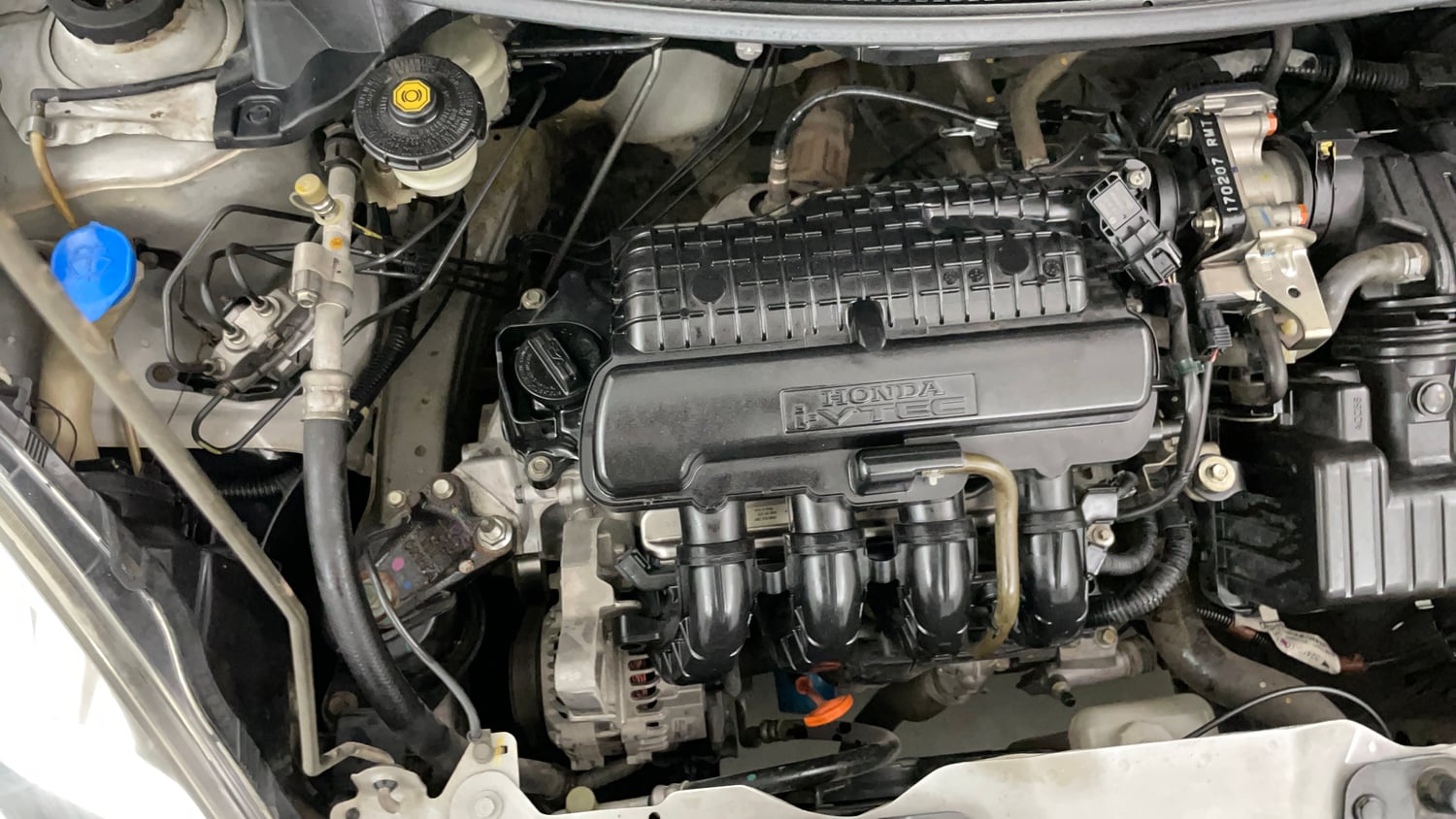 Used 2017 Honda Amaze 1.2 S i-VTEC Petrol Manual engine ENGINE RIGHT SIDE VIEW