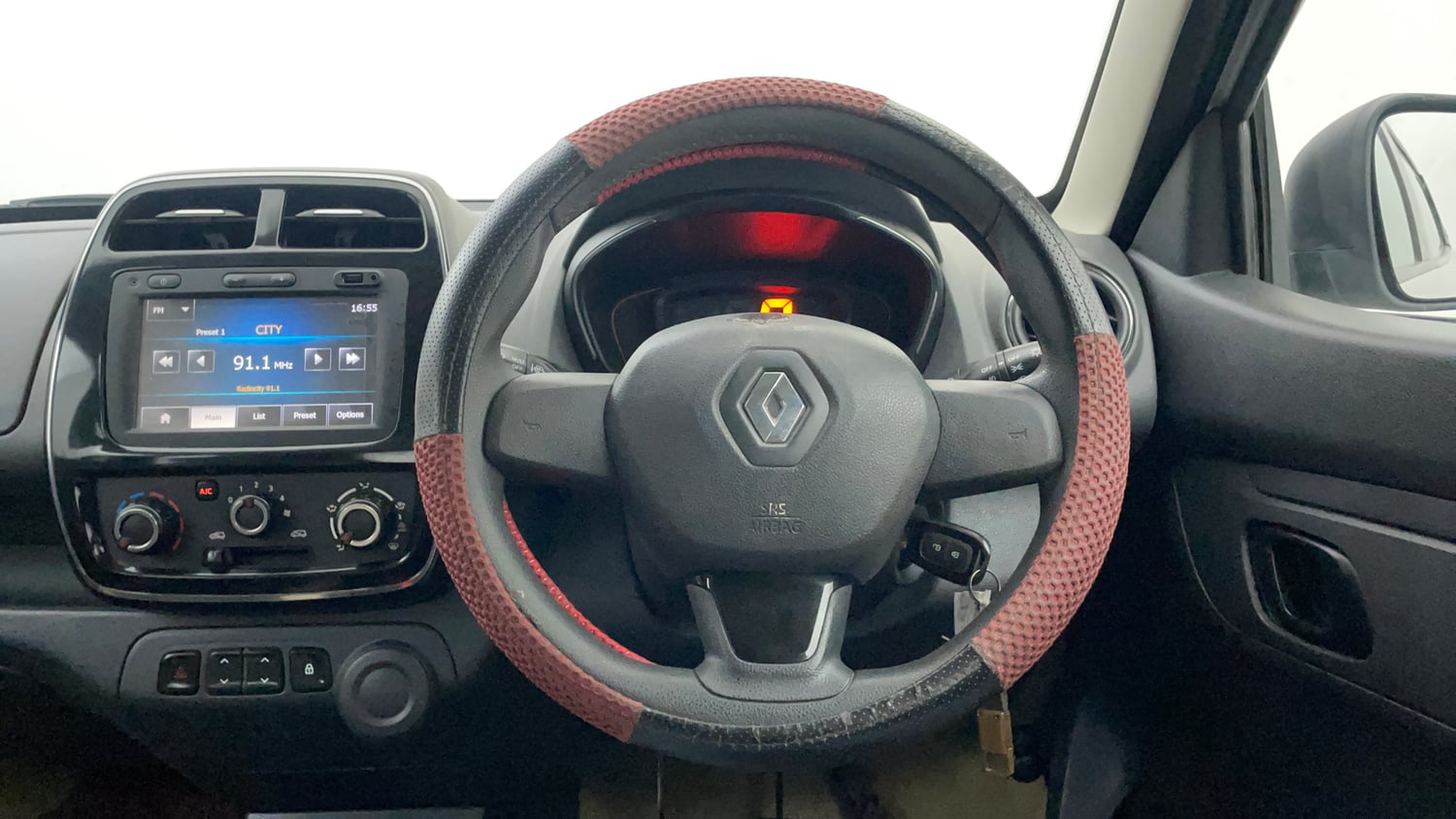 Used 2016 Renault Kwid RXT Petrol Manual interior STEERING VIEW