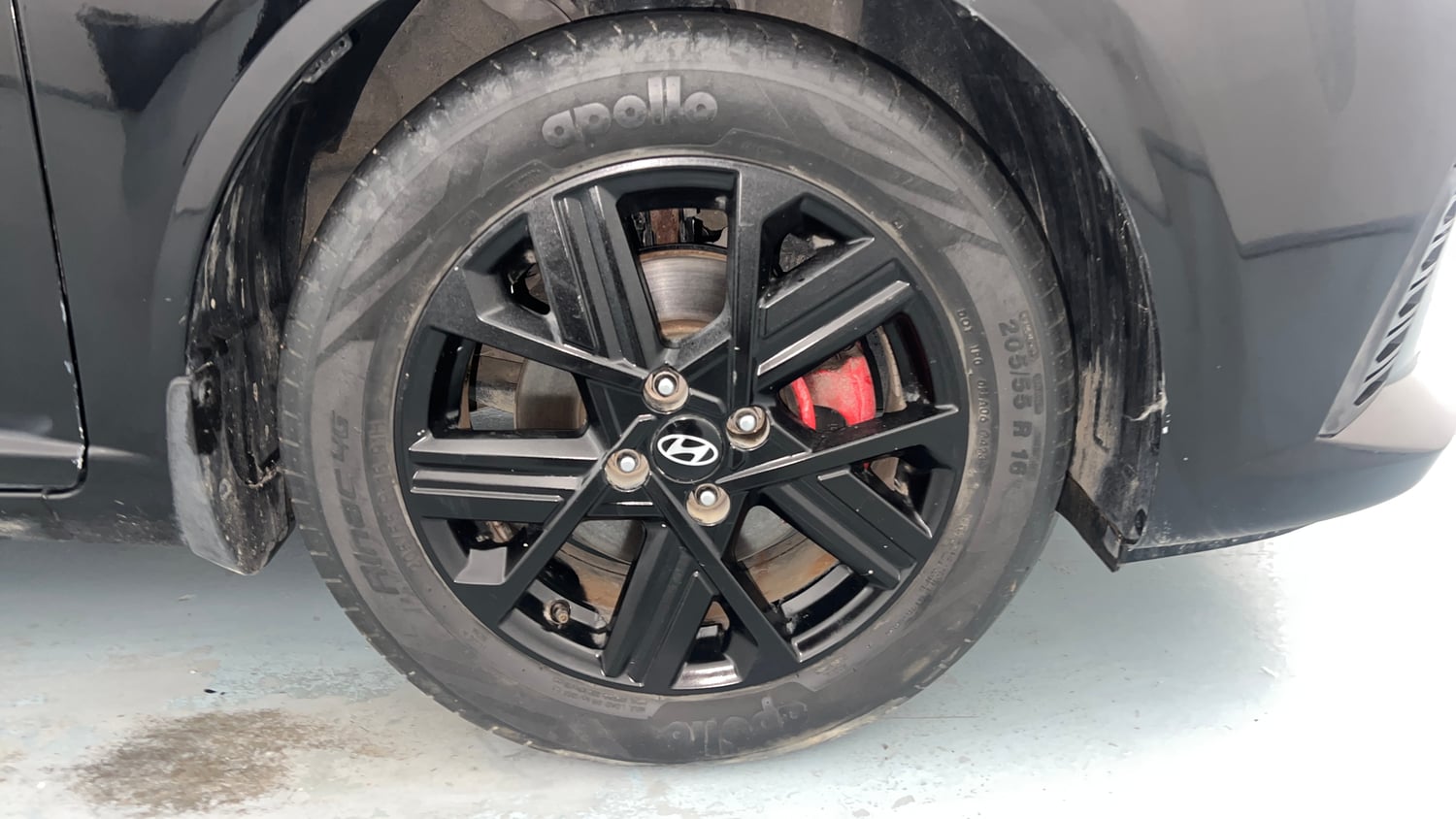 Used 2023 Hyundai Verna SX (O) 1.5 Turbo Petrol DCT Petrol Automatic tyres RIGHT FRONT TYRE RIM VIEW